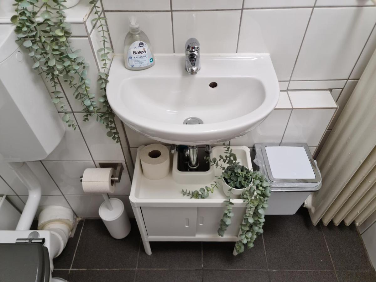 Schoene Ferienwohnung Im Zentrum Mit Self Check-In Und Free Wifi Essen Bagian luar foto